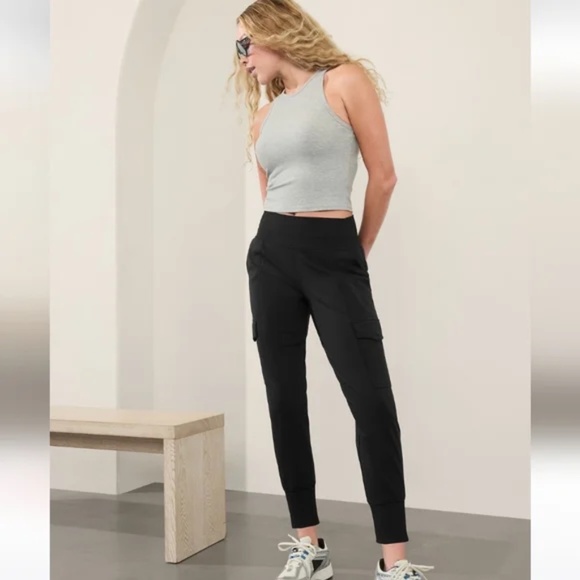 Athleta Black Cargo Joggers in XS - Picture 3 of 6